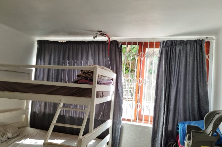 To Let 2 Bedroom Property for Rent in Green Point Western Cape